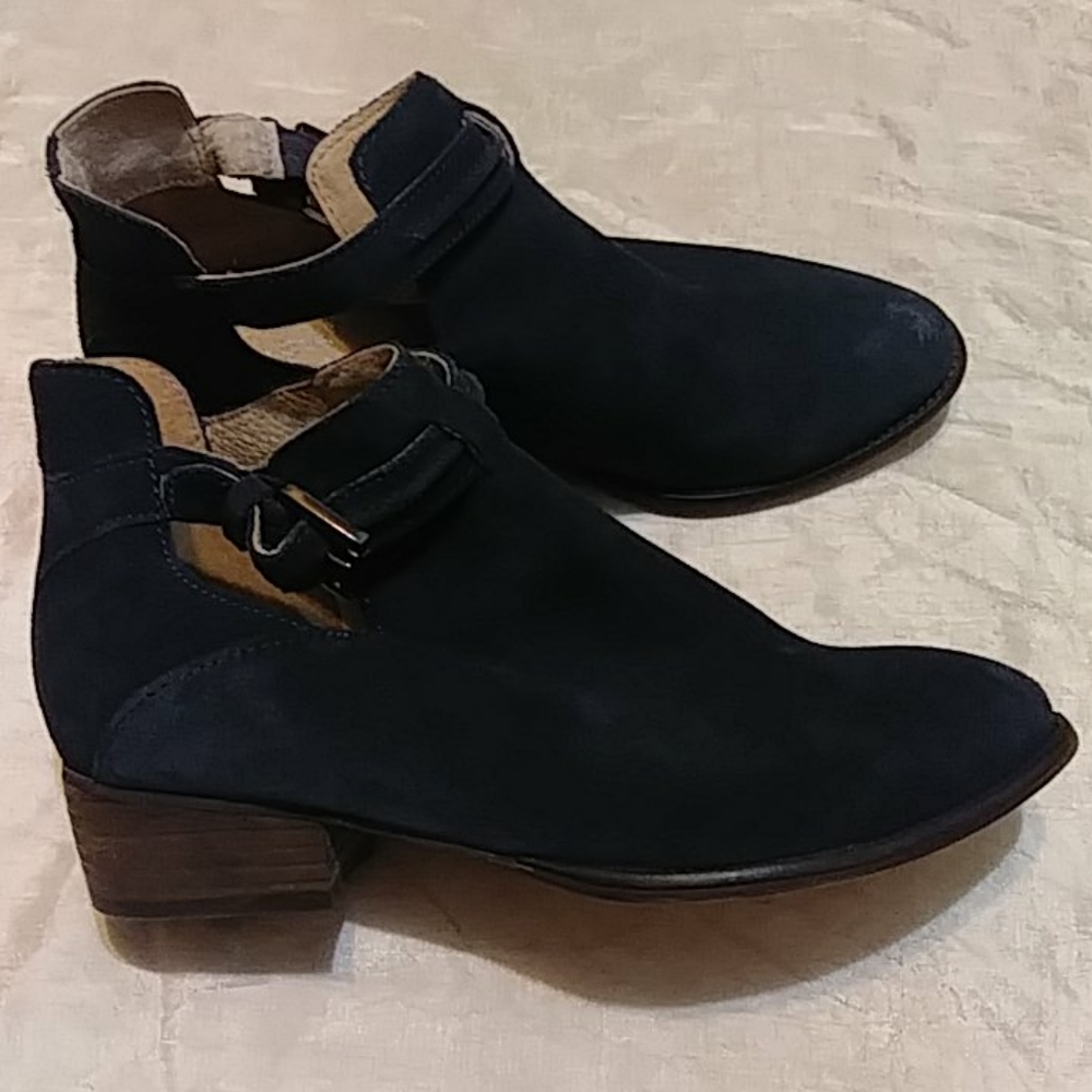 Seychelles Tourmaline Suede Booties - Picture 2 of 11